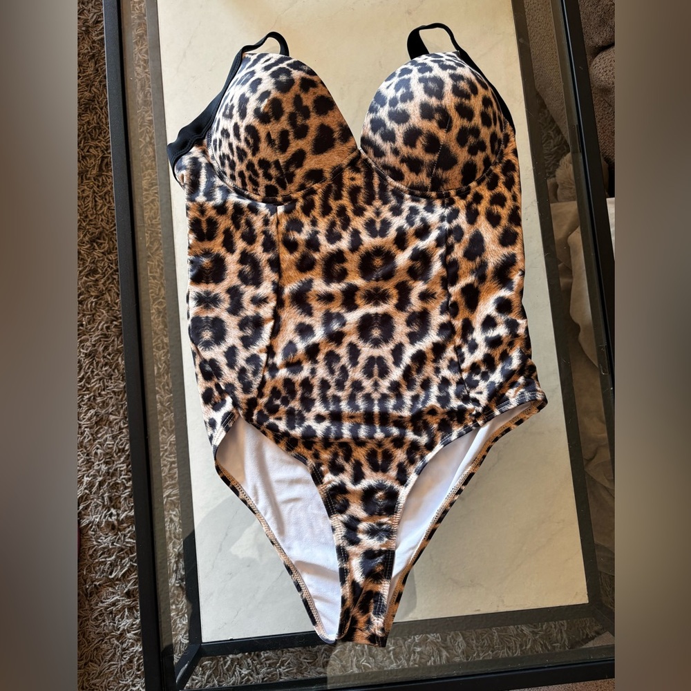 Women’s leopard print one piece swimsuit